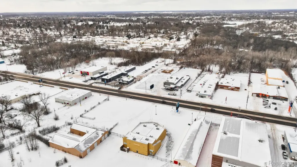 2341 S Dort Highway Flint City MI 48507