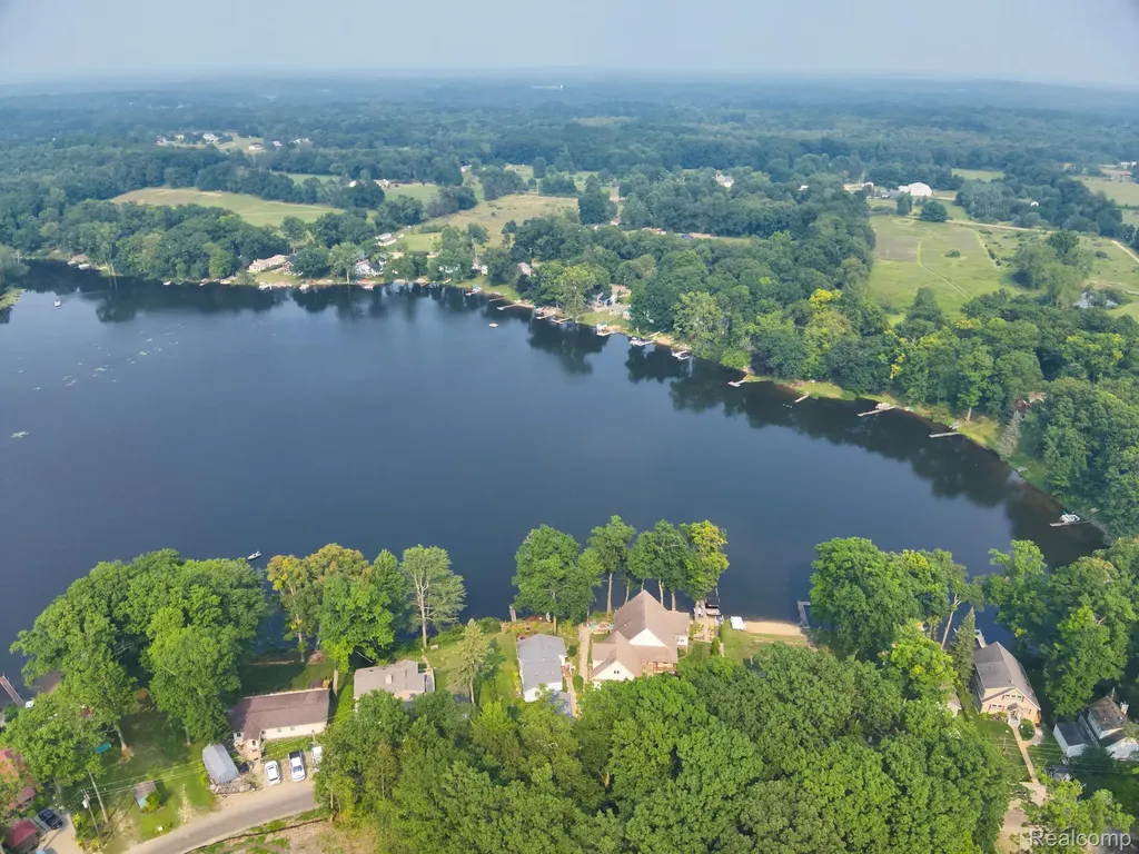 V/l Frushour Drive Rose Township MI 48442