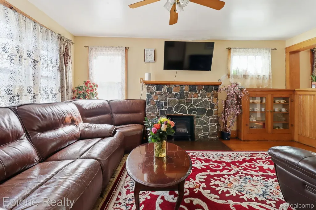 5834 Wayne Road Romulus City MI 48174