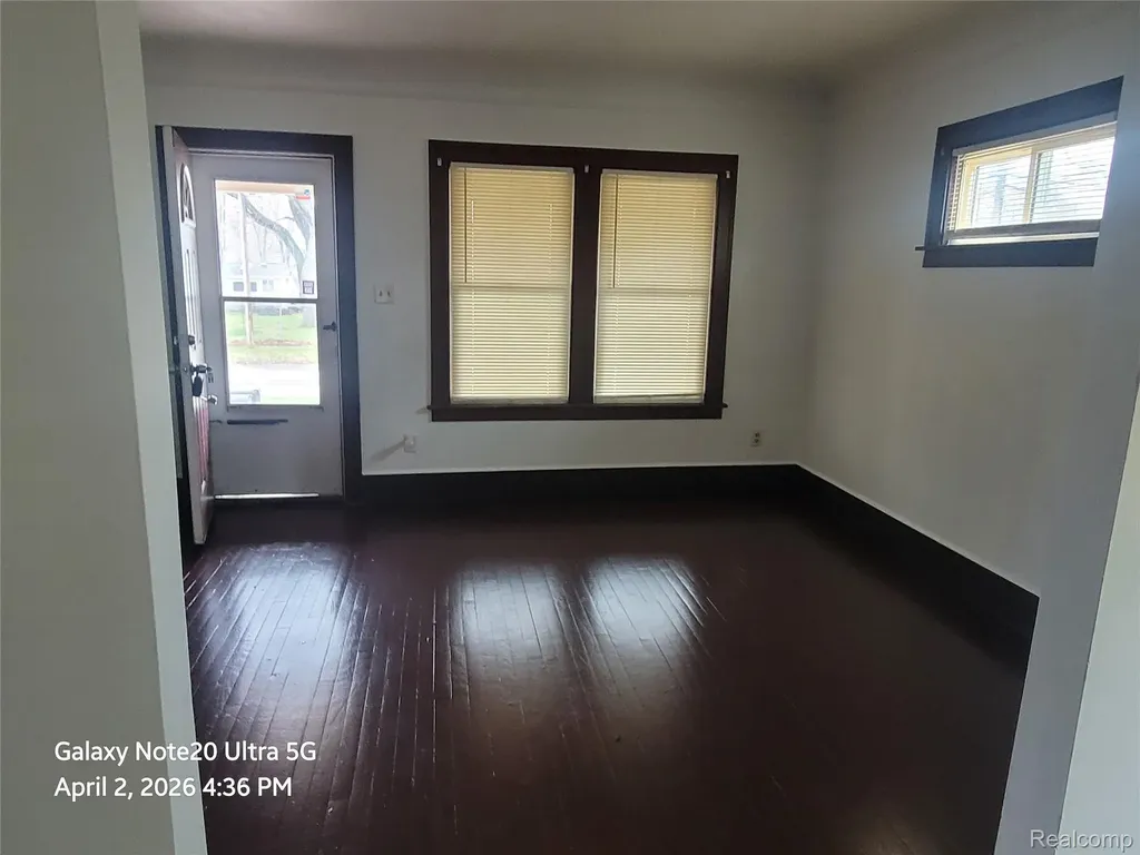 1656 Montana Avenue Flint City MI 48506
