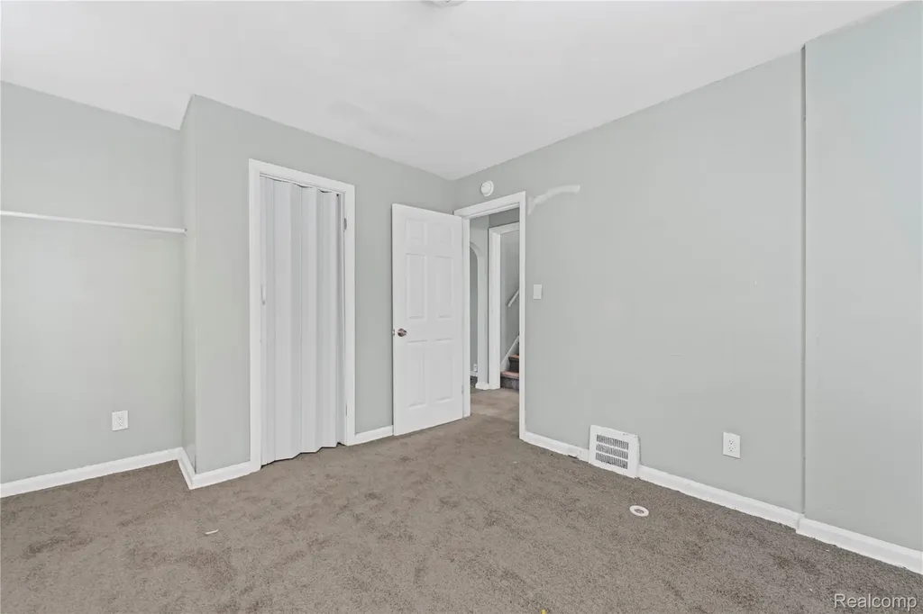 20508 Kenosha Street Harper Woods City MI 48225