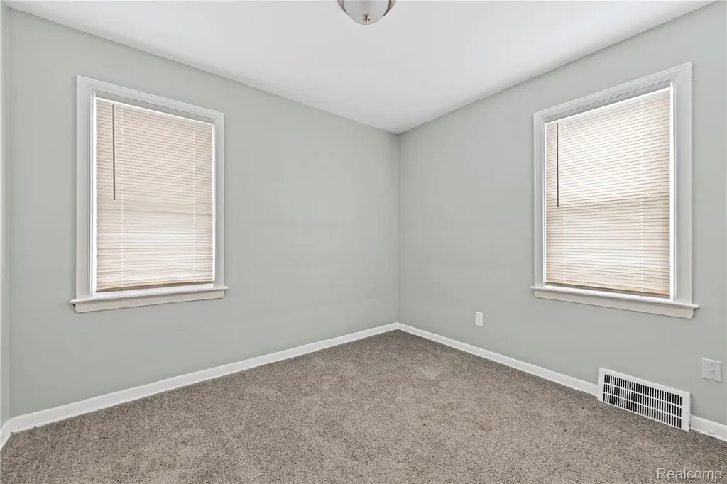 20508 Kenosha Street Harper Woods City MI 48225