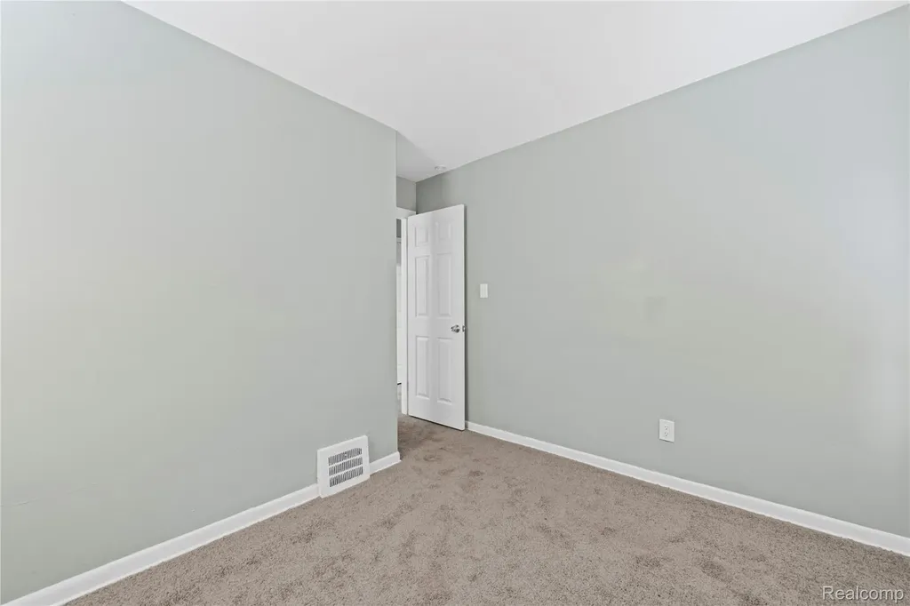 20508 Kenosha Street Harper Woods City MI 48225