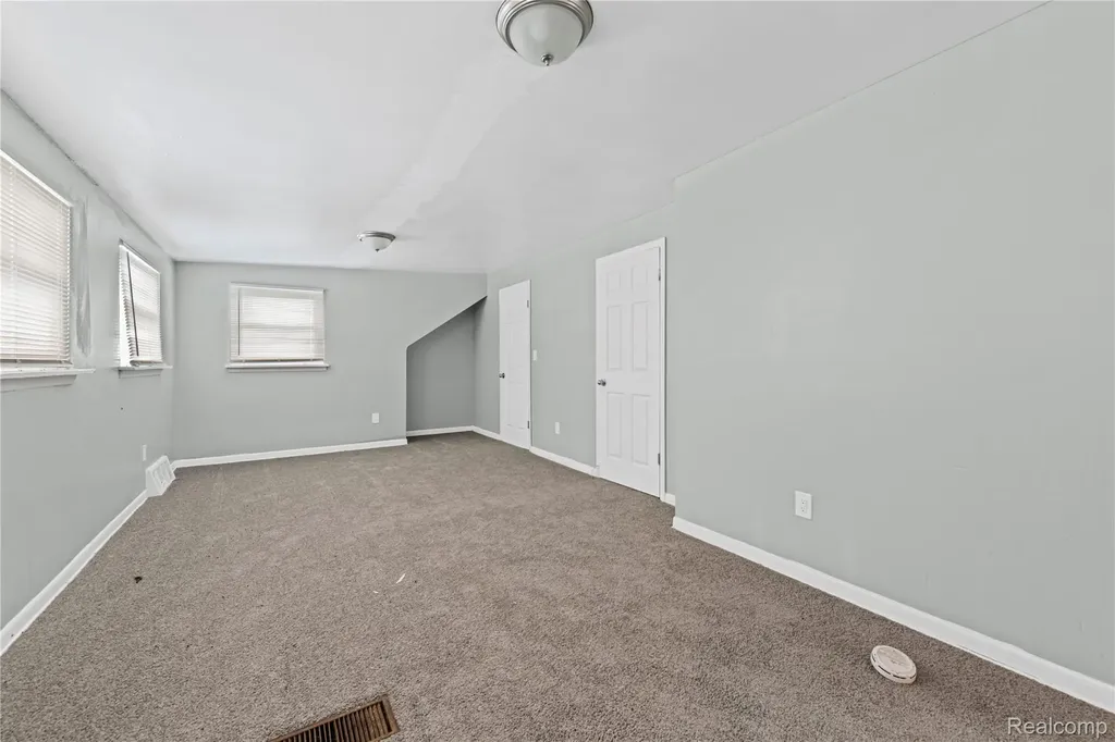 20508 Kenosha Street Harper Woods City MI 48225
