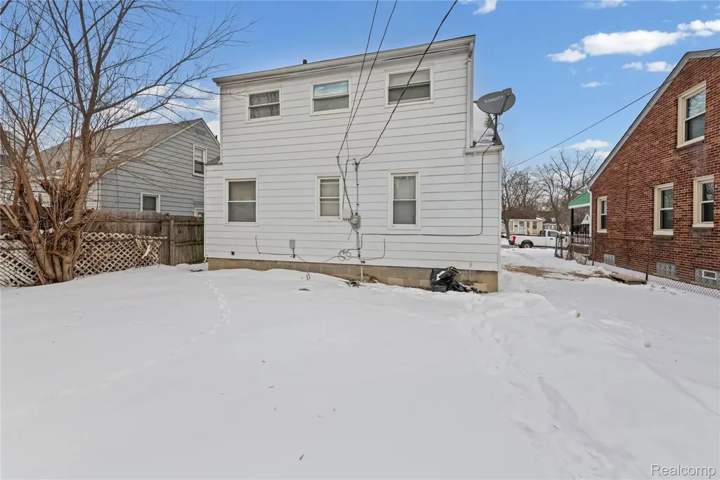 20508 Kenosha Street Harper Woods City MI 48225