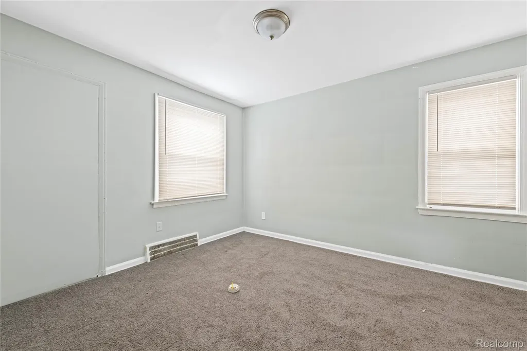 20508 Kenosha Street Harper Woods City MI 48225