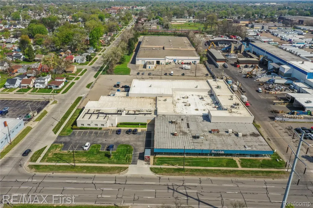 8655 E 8 Mile Road Warren City MI 48089