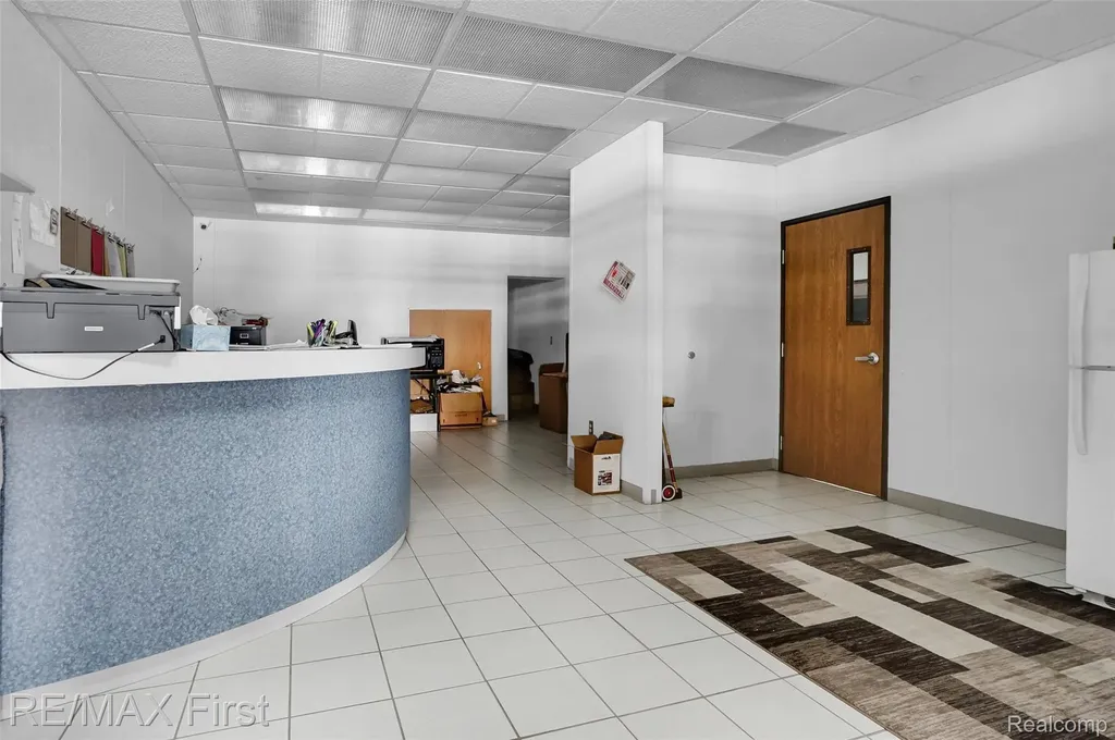 8655 E 8 Mile Road Warren City MI 48089