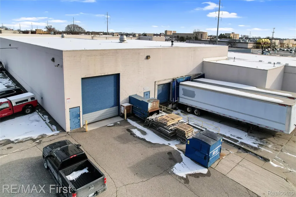 8655 E 8 Mile Road Warren City MI 48089
