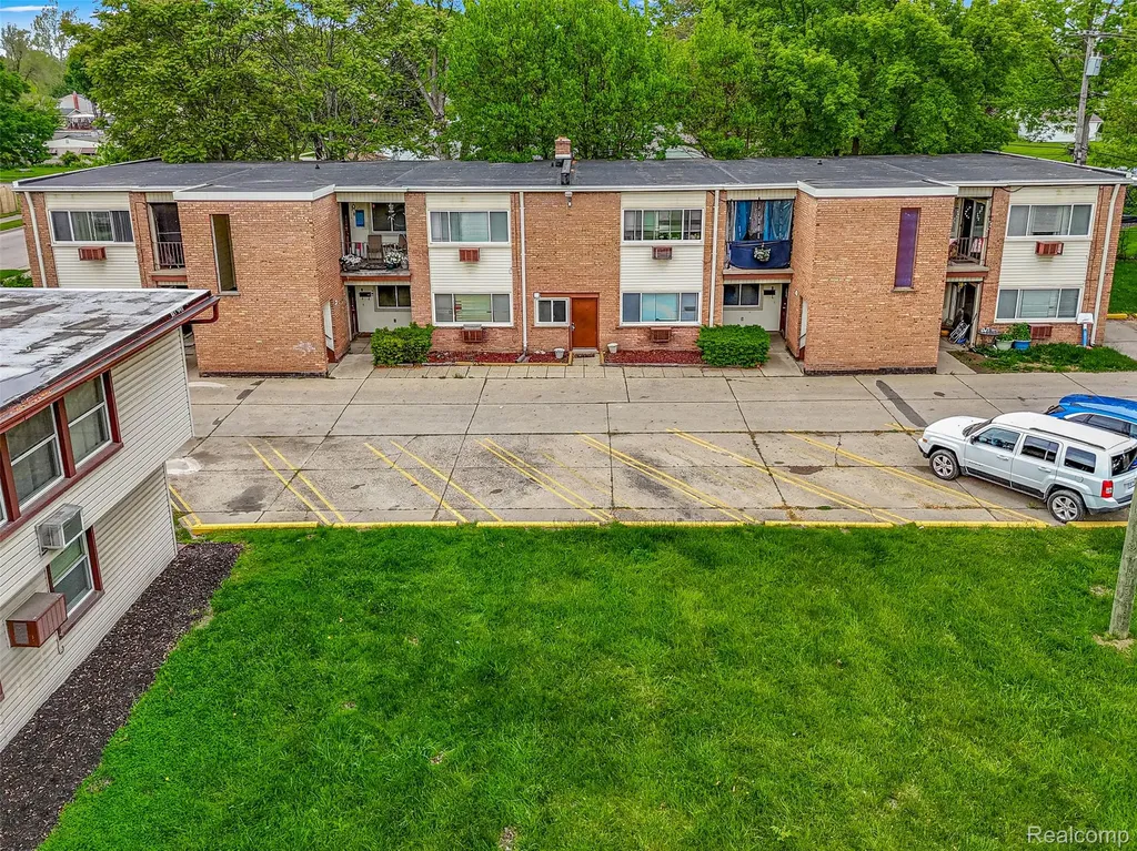 5701-5707 Woodward Street Wayne City MI 48184