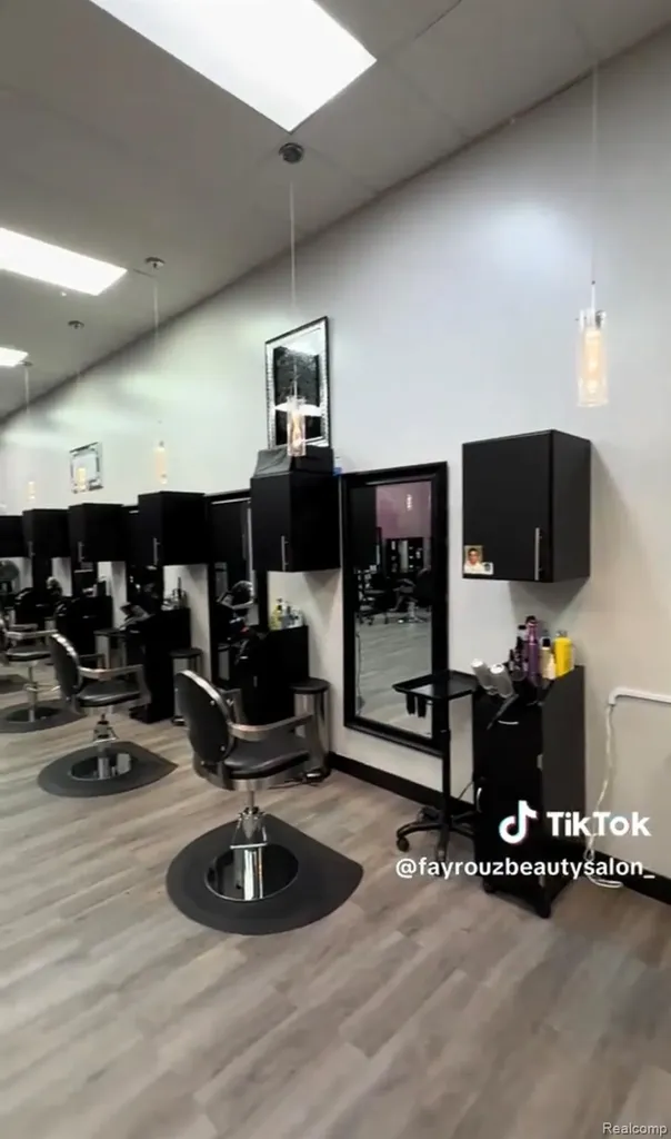 15010 W Warren Dearborn City MI 48126