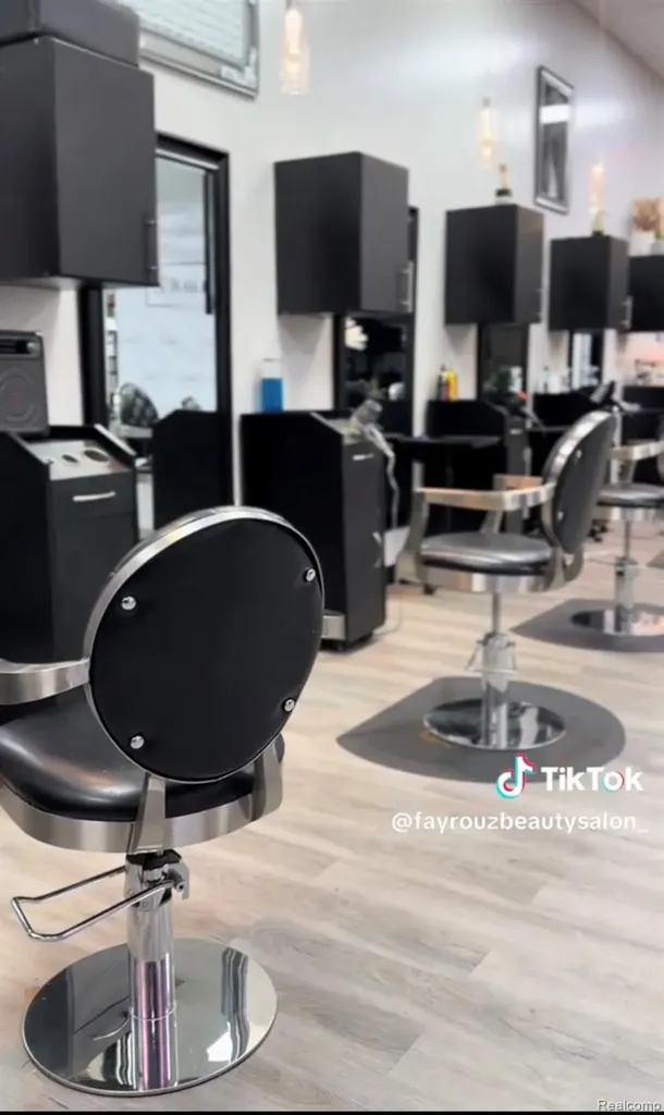 15010 W Warren Dearborn City MI 48126