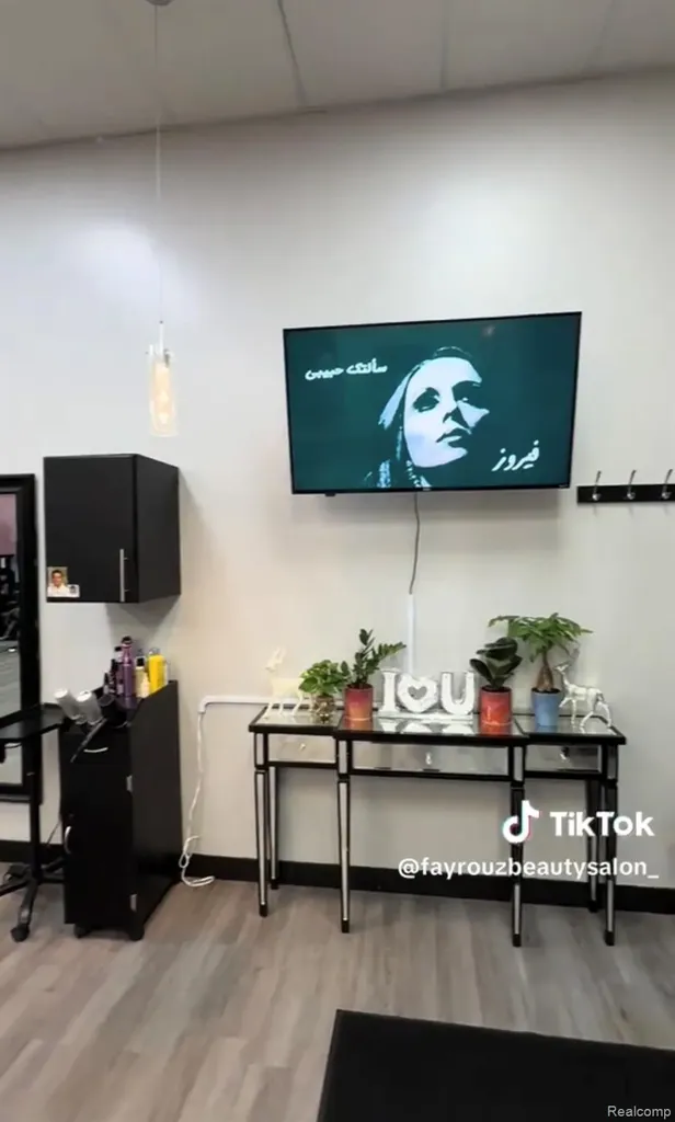 15010 W Warren Dearborn City MI 48126
