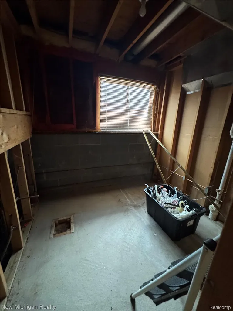 5705 Lake Grove Drive White Lake Charter Township MI 48383