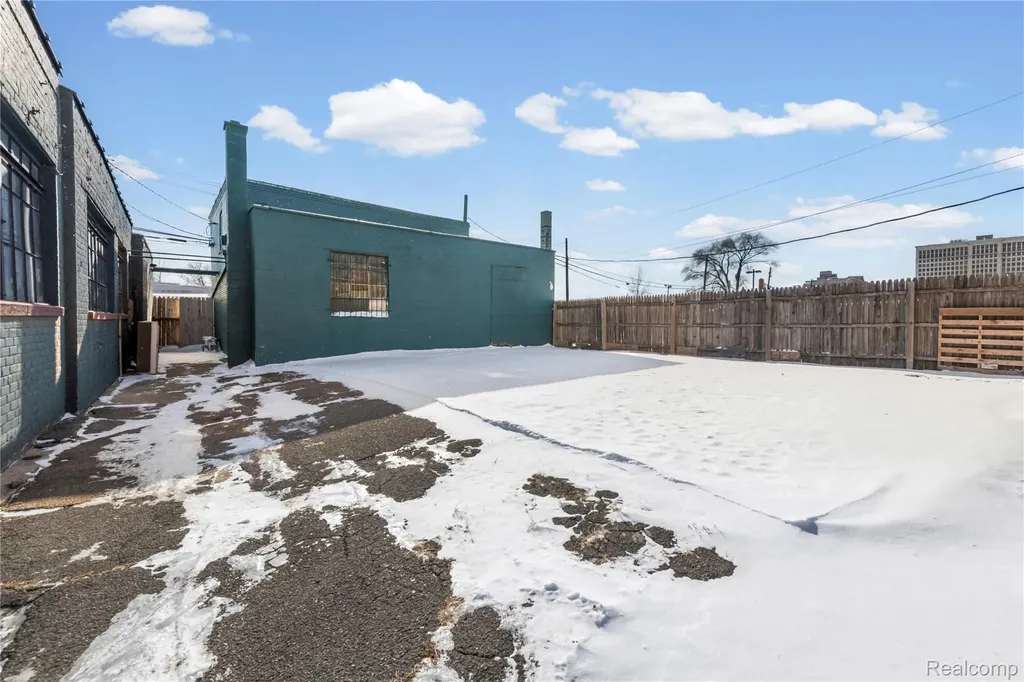 3003 E Grand Boulevard Detroit City MI 48202