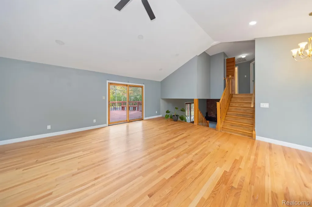 5731 Farmington Road West Bloomfield Charter Township MI 48322