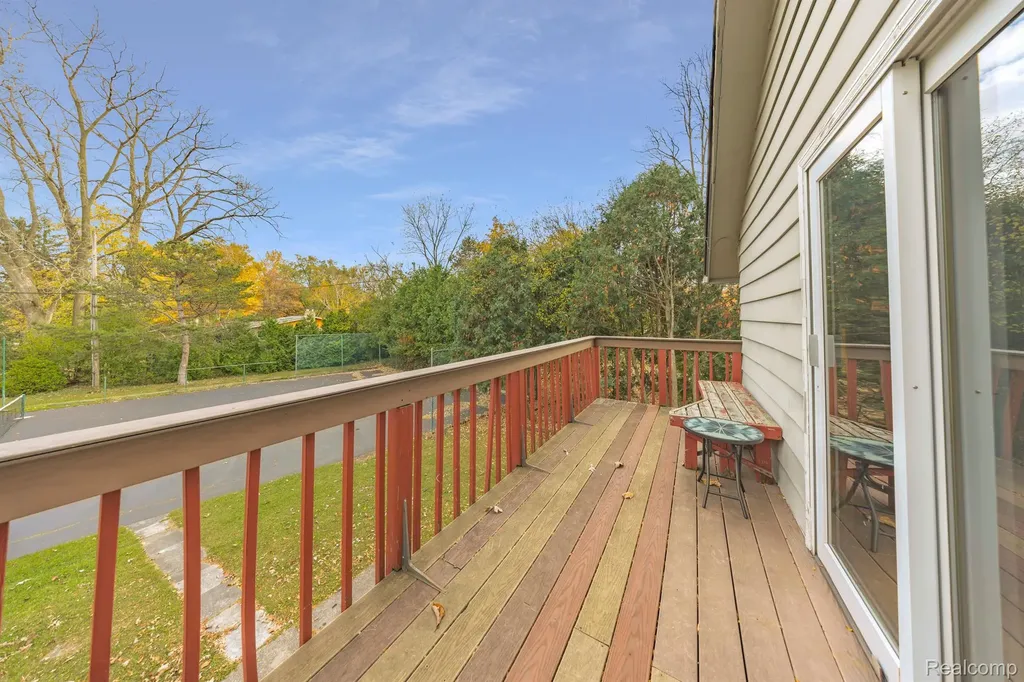 5731 Farmington Road West Bloomfield Charter Township MI 48322