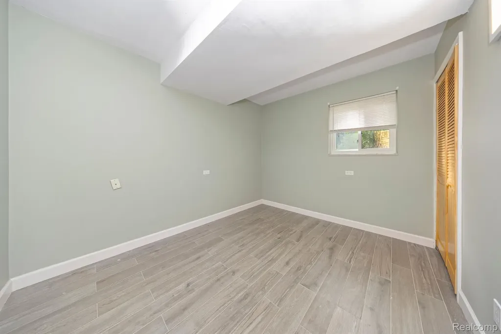5731 Farmington Road West Bloomfield Charter Township MI 48322