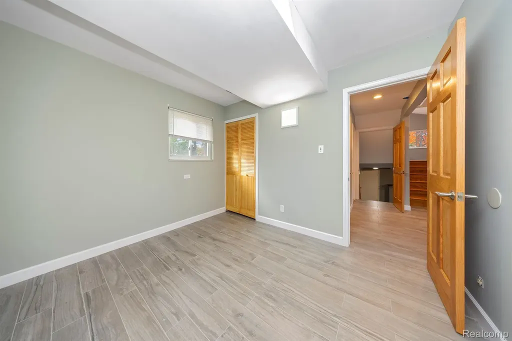5731 Farmington Road West Bloomfield Charter Township MI 48322