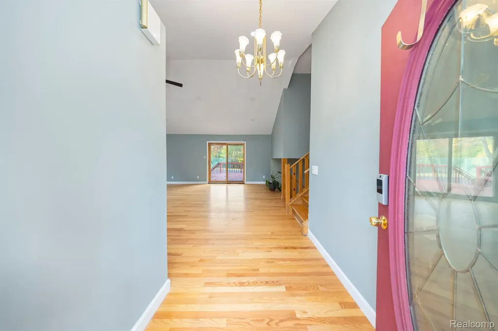5731 Farmington Road West Bloomfield Charter Township MI 48322