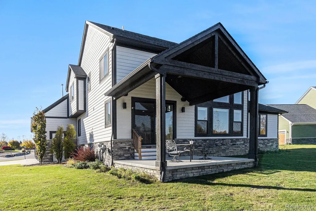 14270 Wright Drive Fenton Charter Township MI 48451