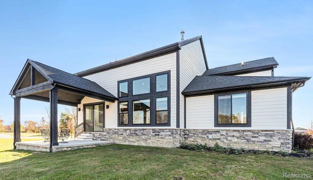 14270 Wright Drive Fenton Charter Township MI 48451