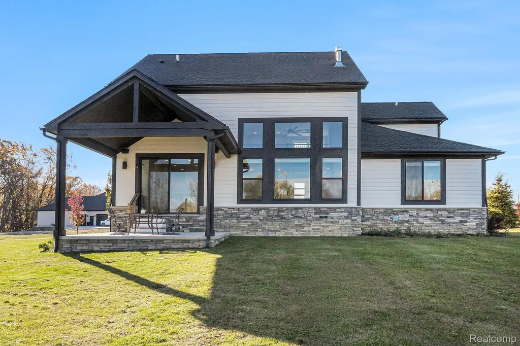 14270 Wright Drive Fenton Charter Township MI 48451