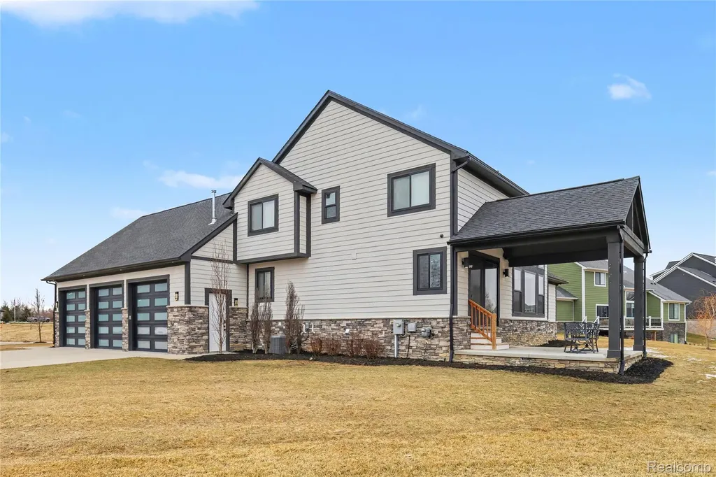 14270 Wright Drive Fenton Charter Township MI 48451