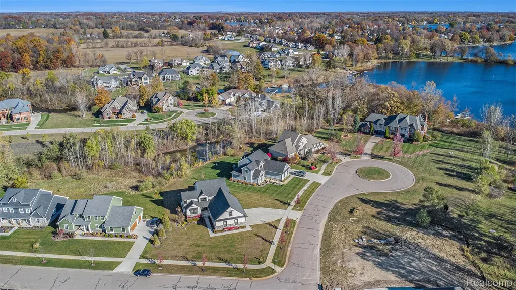 14270 Wright Drive Fenton Charter Township MI 48451