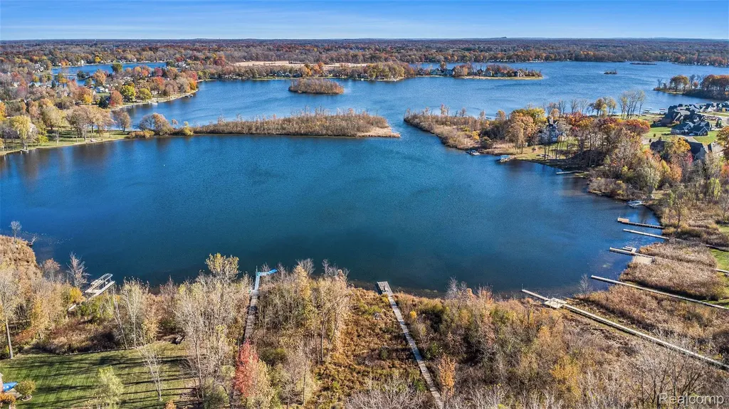 14270 Wright Drive Fenton Charter Township MI 48451