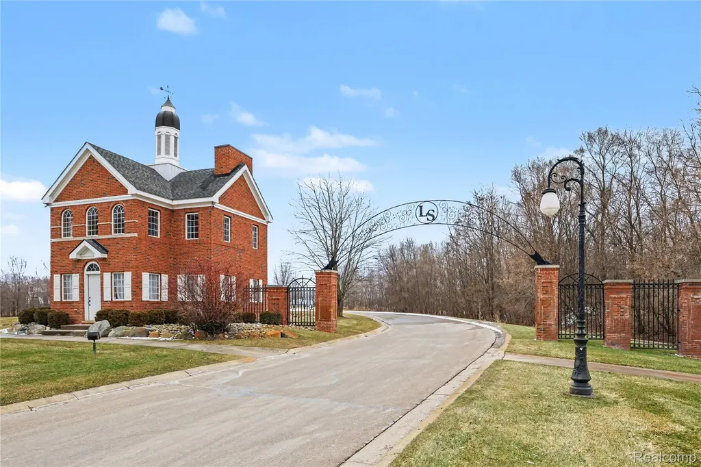 14270 Wright Drive Fenton Charter Township MI 48451