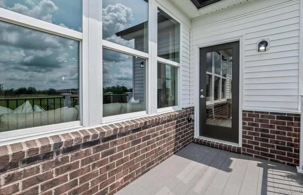 5572 East Spaniel Drive Pittsfield Charter Township MI 48108