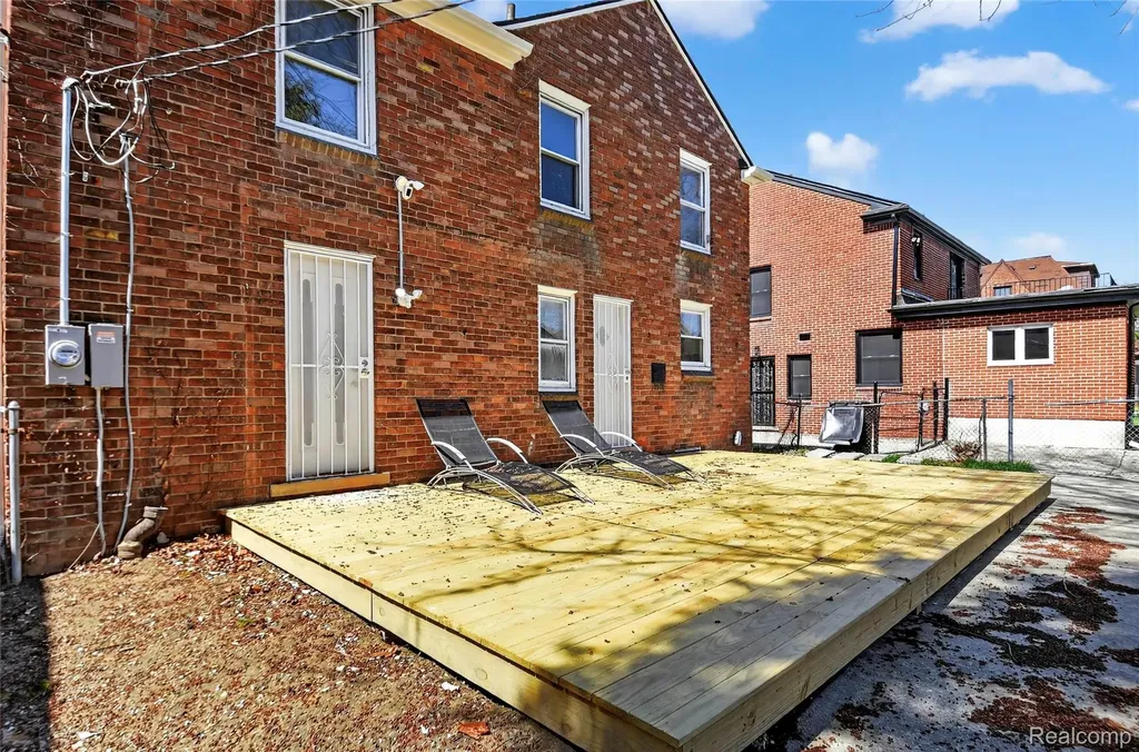 9171 W Outer Drive Detroit City MI 48219
