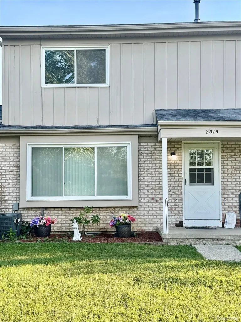 8315 Camelot Court Genesee Charter Township MI 48458