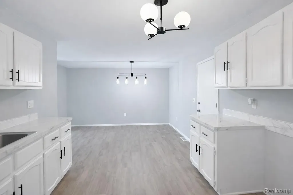 8315 Camelot Court Genesee Charter Township MI 48458