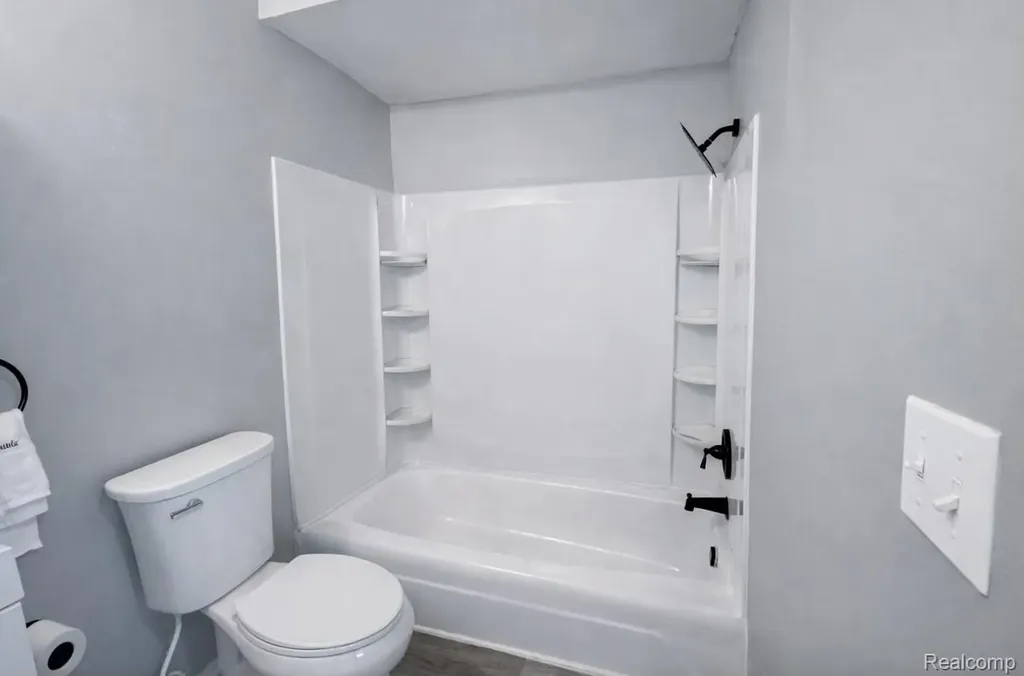 8315 Camelot Court Genesee Charter Township MI 48458
