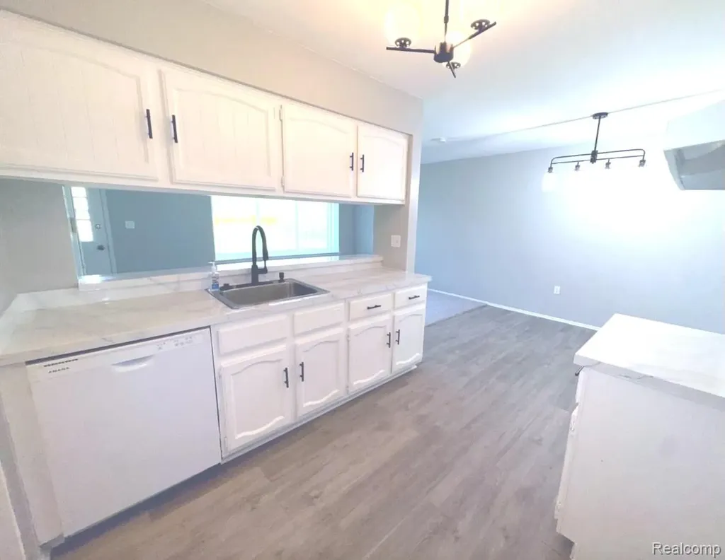 8315 Camelot Court Genesee Charter Township MI 48458