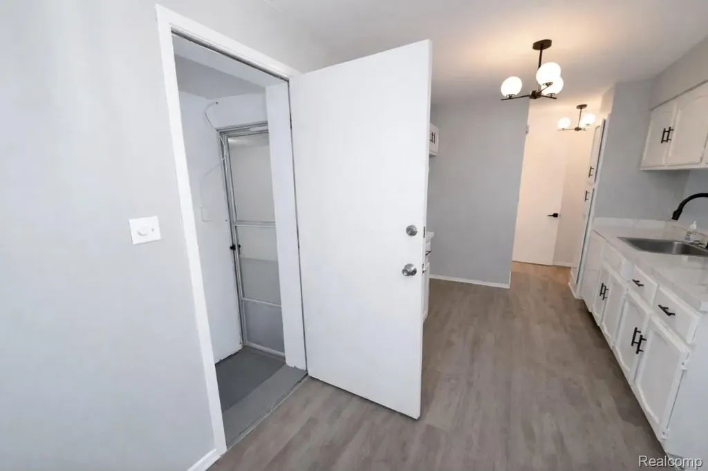 8315 Camelot Court Genesee Charter Township MI 48458