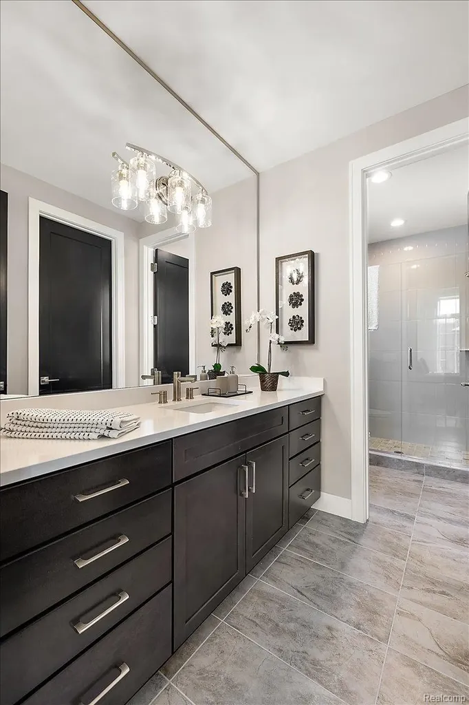 30797 Franklin Hills Court Farmington Hills City MI 48334