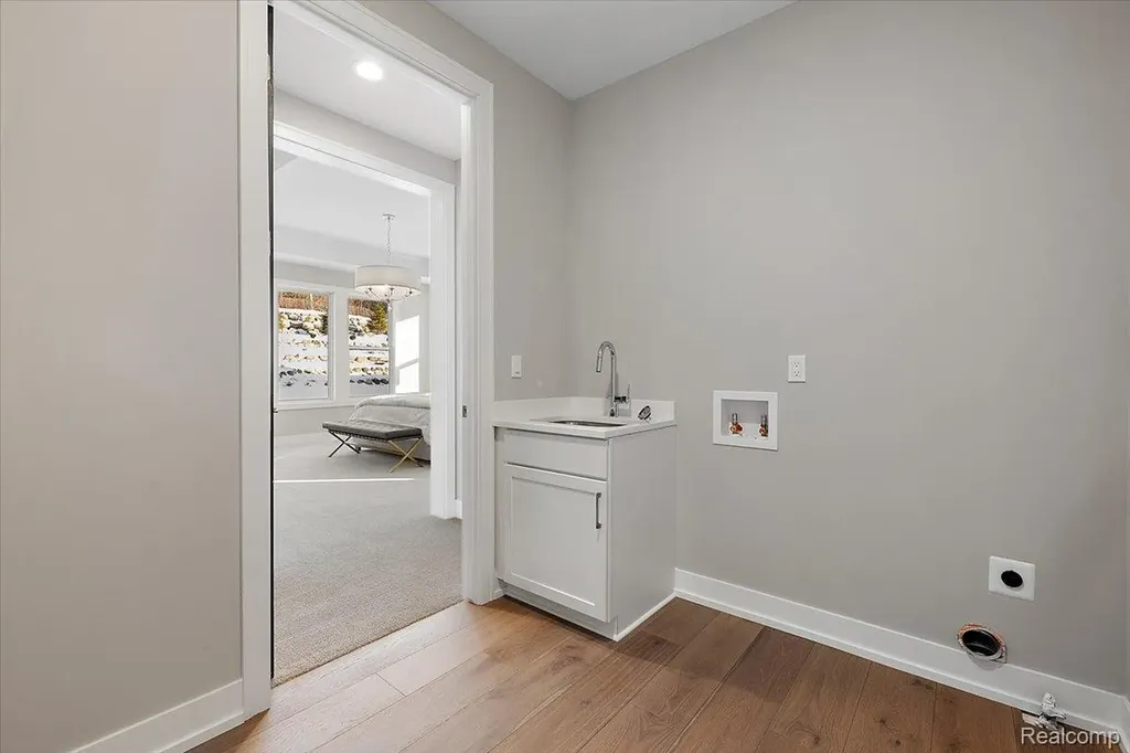 30797 Franklin Hills Court Farmington Hills City MI 48334