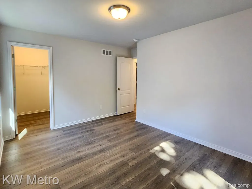 195 Whispering Pines Drive Fenton City MI 48430