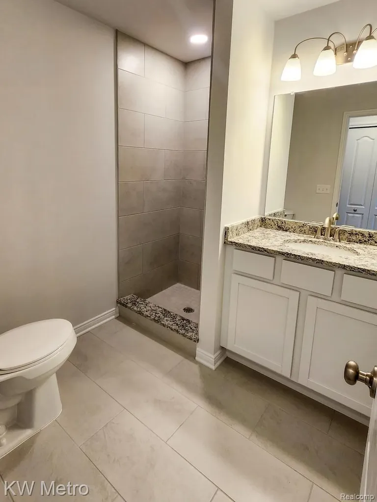 195 Whispering Pines Drive Fenton City MI 48430