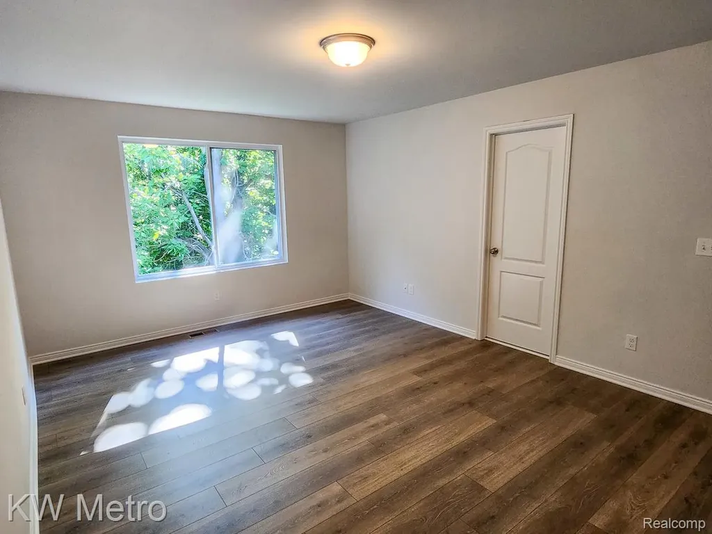 195 Whispering Pines Drive Fenton City MI 48430
