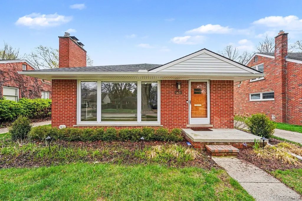 1421 Lloyd Avenue Royal Oak City MI 48073