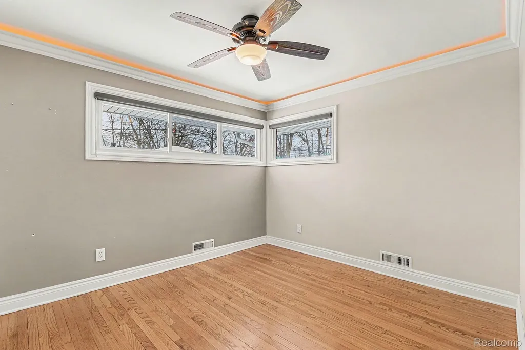 1421 Lloyd Avenue Royal Oak City MI 48073