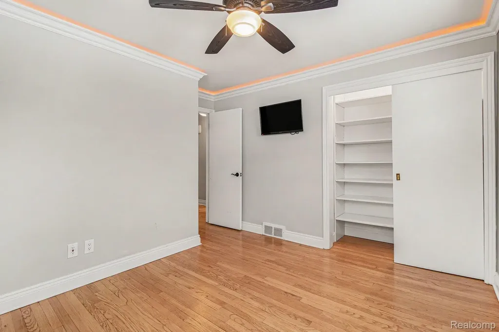1421 Lloyd Avenue Royal Oak City MI 48073