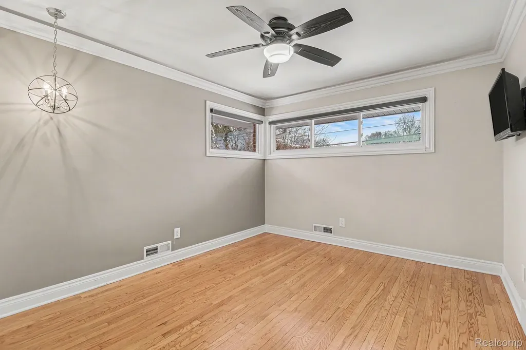 1421 Lloyd Avenue Royal Oak City MI 48073