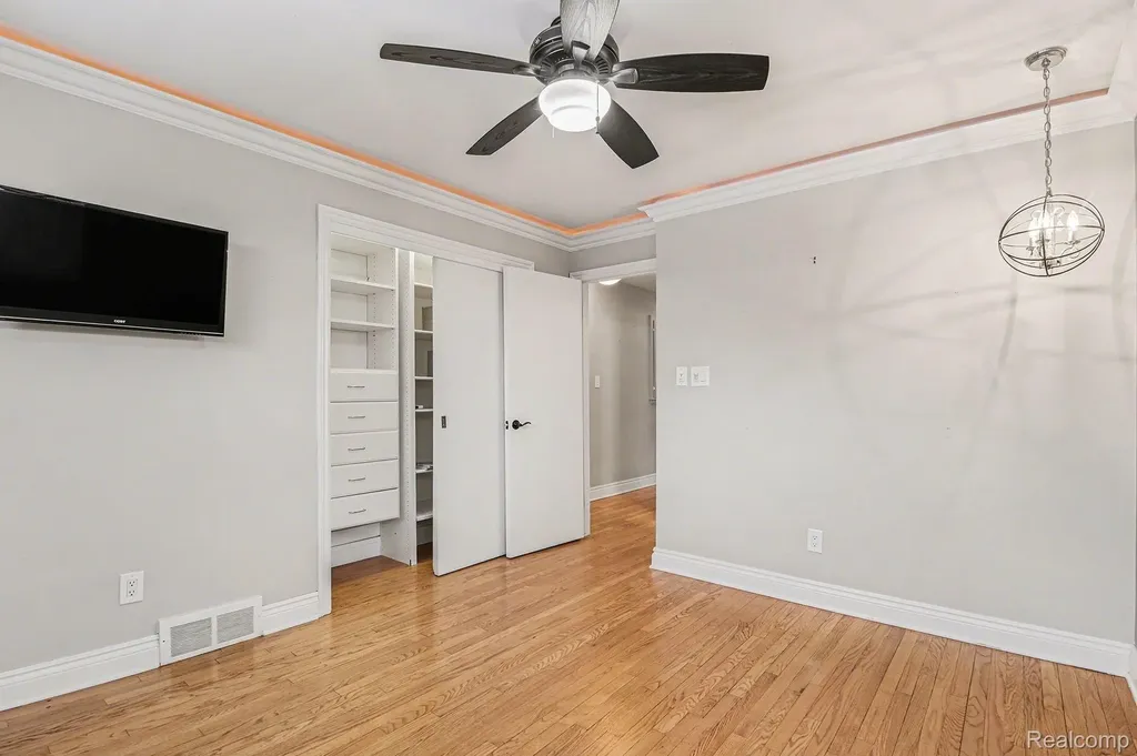1421 Lloyd Avenue Royal Oak City MI 48073