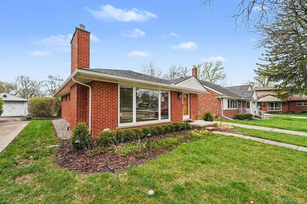 1421 Lloyd Avenue Royal Oak City MI 48073