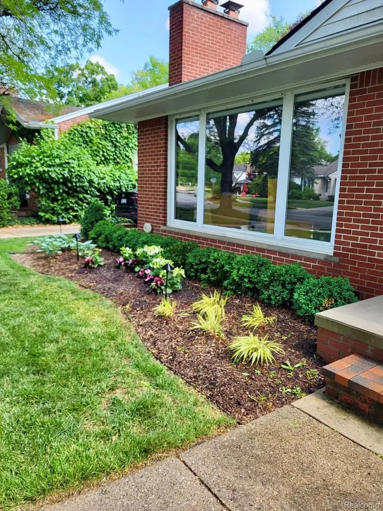 1421 Lloyd Avenue Royal Oak City MI 48073